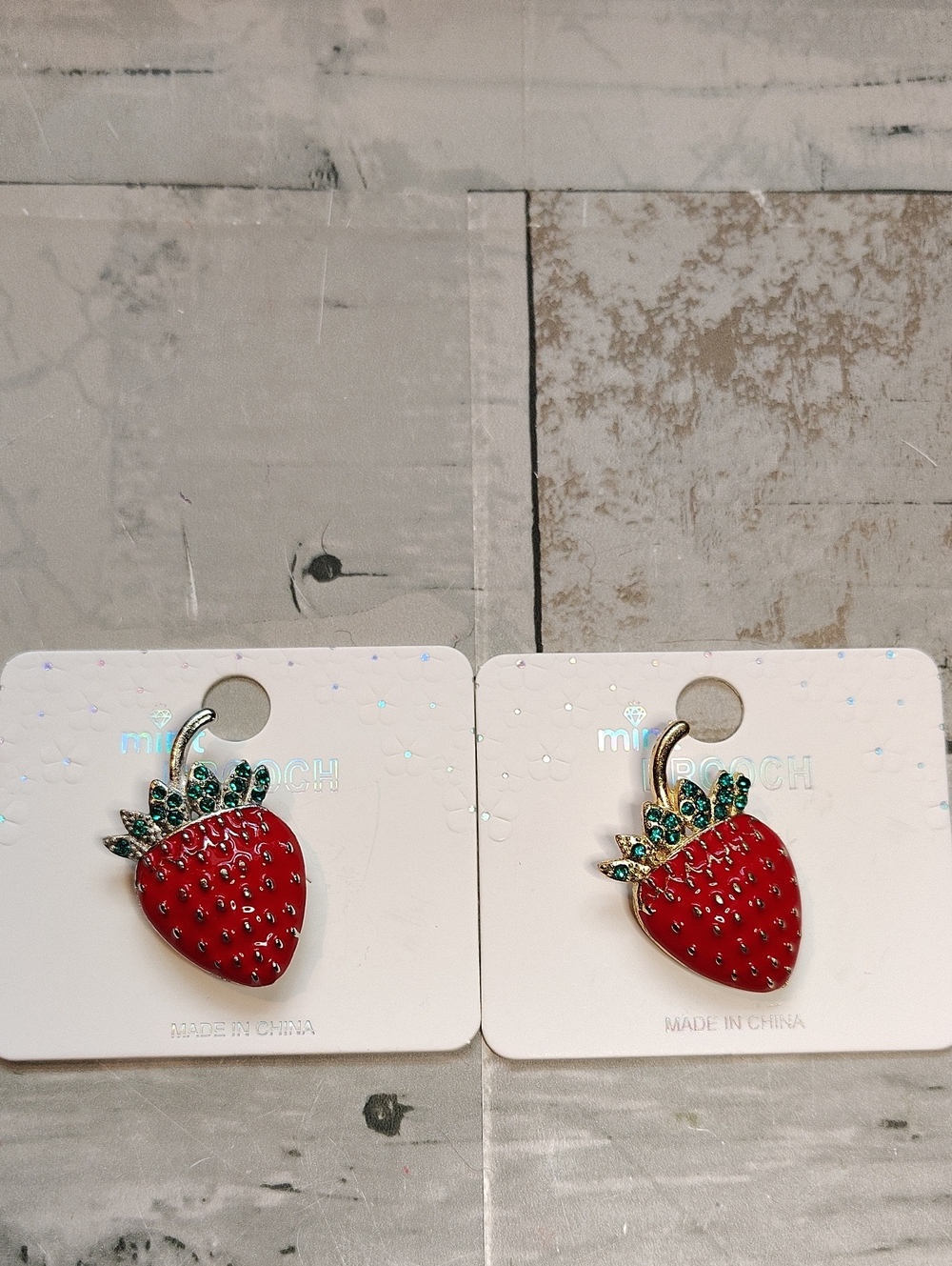 🍓 Strawberry Rhinestone & Enamel Brooch Gold Or Silver Tone